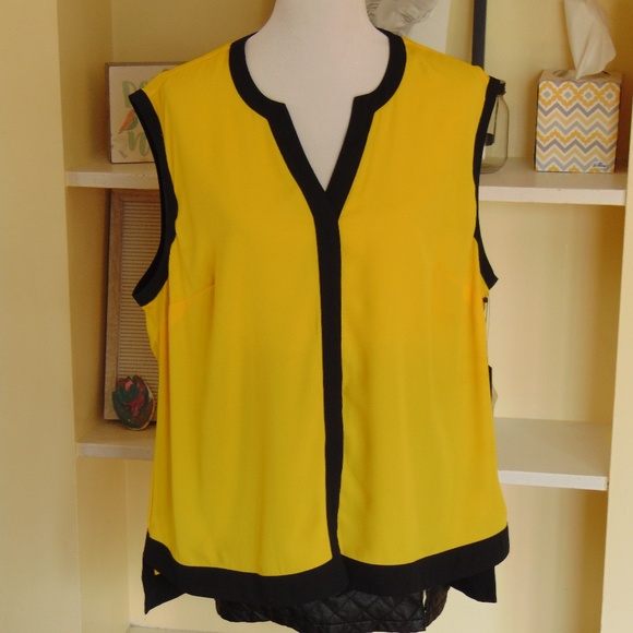 Vince Camuto Tops - NWT Vince Camuto Sleeveless Blouse